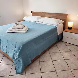 Appartamento Calvart 11 4+1 Guest, Bologna